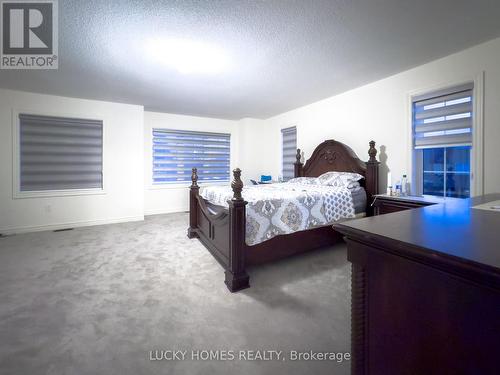 1214 Drinkle Crescent, Oshawa, ON - Indoor Photo Showing Bedroom