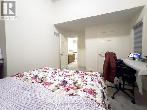 1214 Drinkle Crescent, Oshawa, ON - Indoor Photo Showing Bedroom