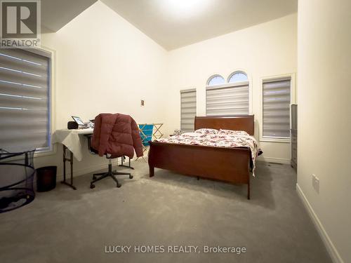 1214 Drinkle Crescent, Oshawa, ON - Indoor Photo Showing Bedroom