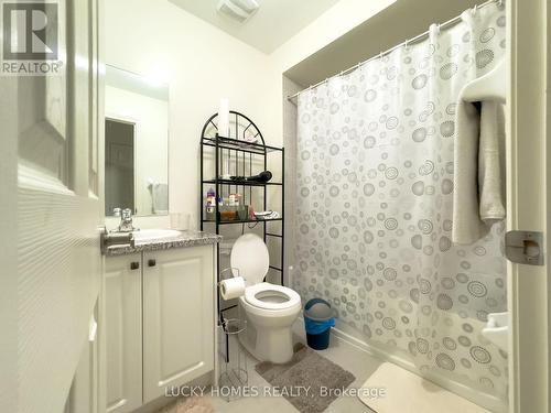 1214 Drinkle Crescent, Oshawa, ON - Indoor Photo Showing Bathroom