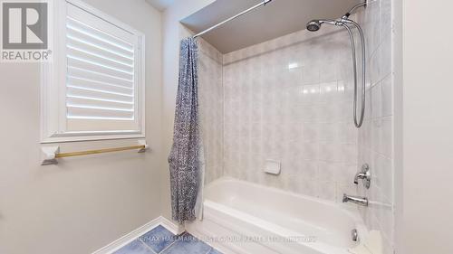 91 Lafayette Boulevard, Whitby, ON - Indoor Photo Showing Bathroom