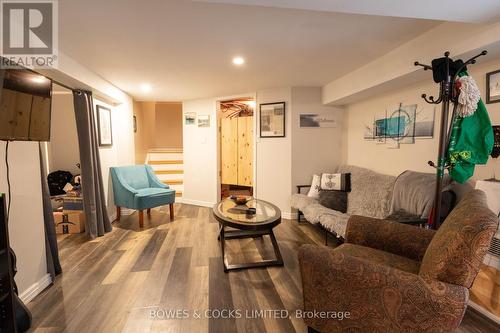 1617 County Rd 504, North Kawartha, ON - Indoor Photo Showing Living Room