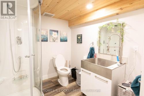 1617 County Rd 504, North Kawartha, ON - Indoor Photo Showing Bathroom