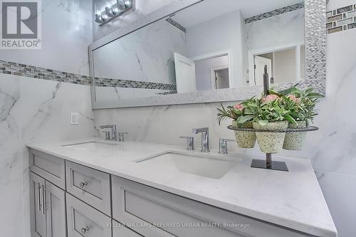 70 Brule Lake Way, Georgina, ON - Indoor Photo Showing Bathroom