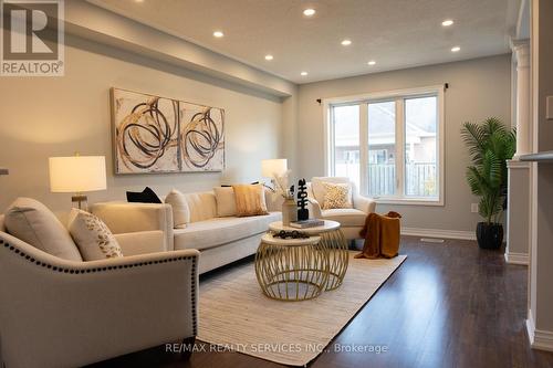 25 Swansea Street, Whitby, ON - Indoor Photo Showing Living Room