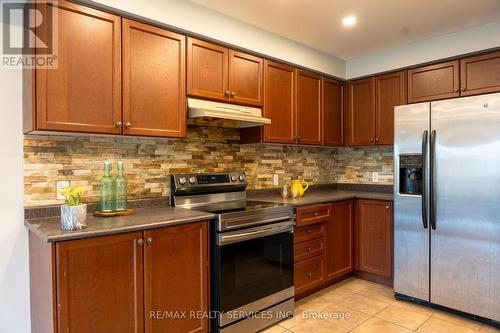 25 Swansea Street, Whitby, ON - Indoor Photo Showing Kitchen