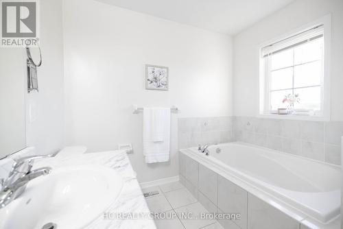 35 Stockell Crescent, Ajax, ON - Indoor Photo Showing Bathroom