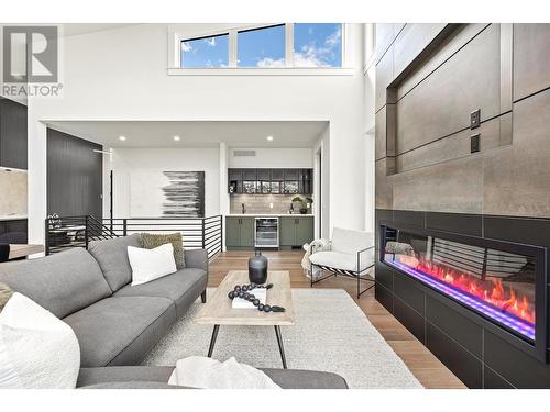 855 Lochness Street, Kelowna, BC - Indoor Photo Showing Living Room With Fireplace