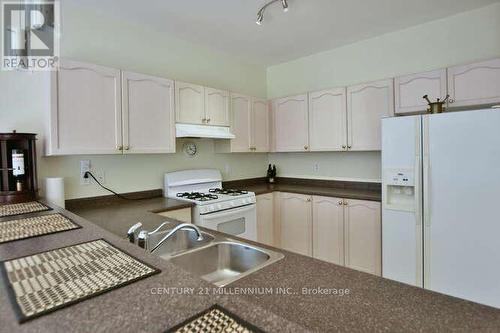 26 Clubhouse Drive, Collingwood, ON - Indoor Photo Showing Kitchen With Double Sink