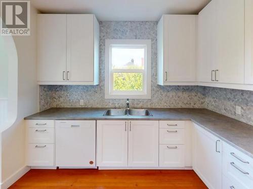 6840 Church Street, Powell River, BC - Indoor Photo Showing Kitchen With Double Sink