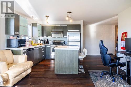 115 211 Ledingham Street, Saskatoon, SK - Indoor Photo Showing Kitchen