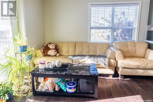 115 211 Ledingham Street, Saskatoon, SK - Indoor Photo Showing Living Room