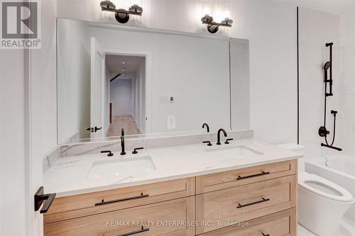 1160 Clarkson Road N, Mississauga, ON - Indoor Photo Showing Bathroom