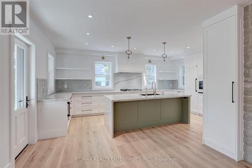 1160 Clarkson Road N, Mississauga, ON - Indoor Photo Showing Kitchen