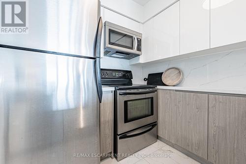 2701 - 225 Sherway Gardens Road, Toronto, ON - Indoor Photo Showing Kitchen