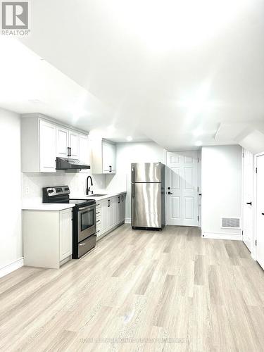 Bsmt - 98 Little Britain Crescent, Brampton, ON - Indoor Photo Showing Kitchen