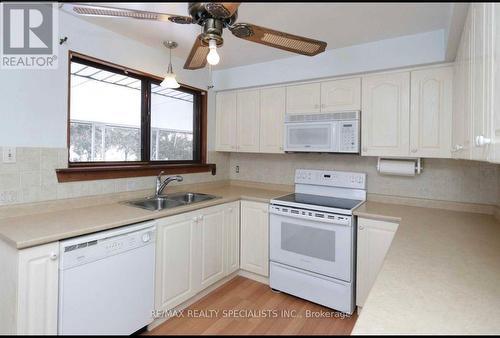 Main - 6 Earlton Court N, Brampton, ON - Indoor Photo Showing Kitchen With Double Sink