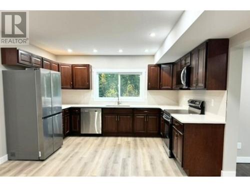 3685 Foster Road, Creston, BC - Indoor Photo Showing Kitchen