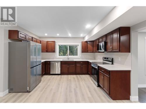 3685 Foster Road, Creston, BC - Indoor Photo Showing Kitchen