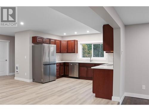 3685 Foster Road, Creston, BC - Indoor Photo Showing Kitchen