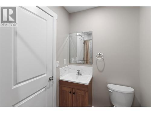 3685 Foster Road, Creston, BC - Indoor Photo Showing Bathroom