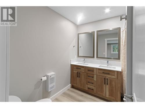 3685 Foster Road, Creston, BC - Indoor Photo Showing Bathroom