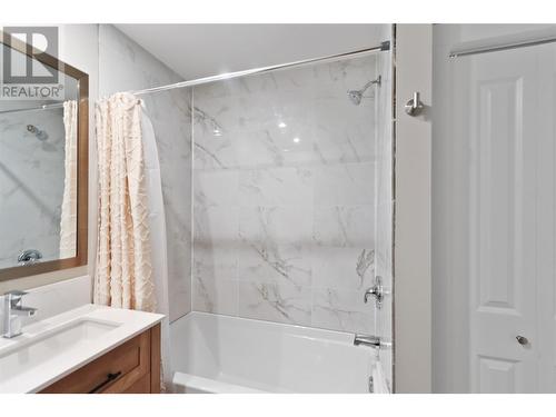 3685 Foster Road, Creston, BC - Indoor Photo Showing Bathroom