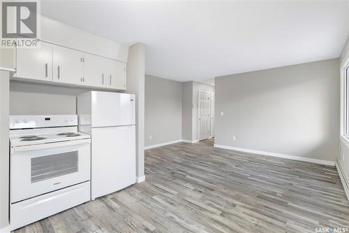 2235 8Th Avenue N, Regina, SK - Indoor Photo Showing Kitchen