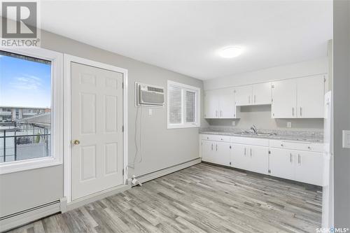 2235 8Th Avenue N, Regina, SK - Indoor Photo Showing Kitchen