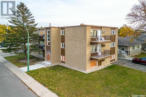 2235 8Th Avenue N, Regina, SK - Outdoor With Balcony