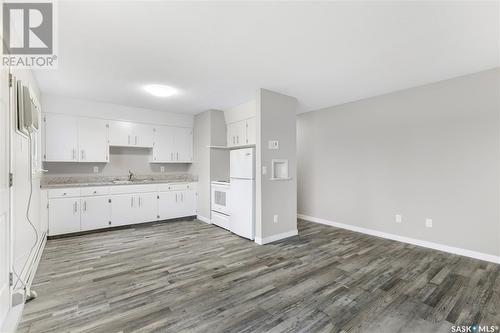 2235 8Th Avenue N, Regina, SK - Indoor Photo Showing Kitchen