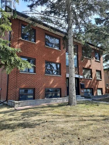 5 - 1033 Ravine Road, Oshawa (Lakeview), ON - Outdoor