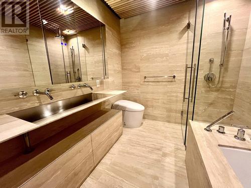 32Xx 1568 Alberni Street, Vancouver, BC - Indoor Photo Showing Bathroom