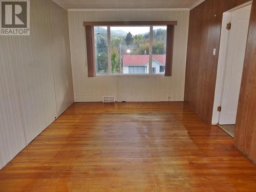 955 Thackeray Street, Warfield, BC - Indoor Photo Showing Other Room