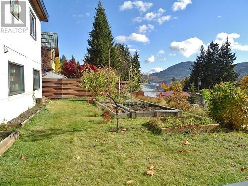 1613 Leroi Avenue, Rossland, BC - Outdoor With View