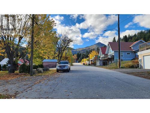 1613 Leroi Avenue, Rossland, BC - Outdoor