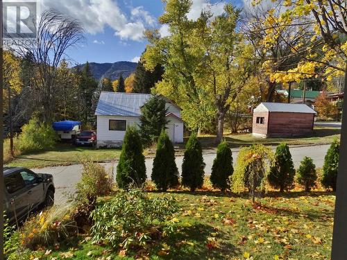 1613 Leroi Avenue, Rossland, BC - Outdoor