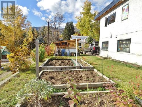 1613 Leroi Avenue, Rossland, BC - Outdoor