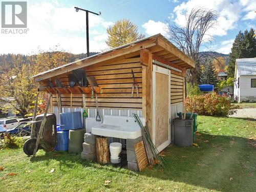 1613 Leroi Avenue, Rossland, BC - Outdoor With Exterior