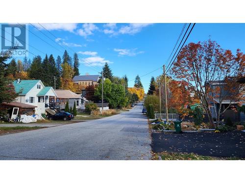 1613 Leroi Avenue, Rossland, BC - Outdoor