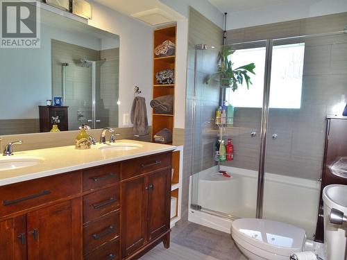 1613 Leroi Avenue, Rossland, BC - Indoor Photo Showing Bathroom