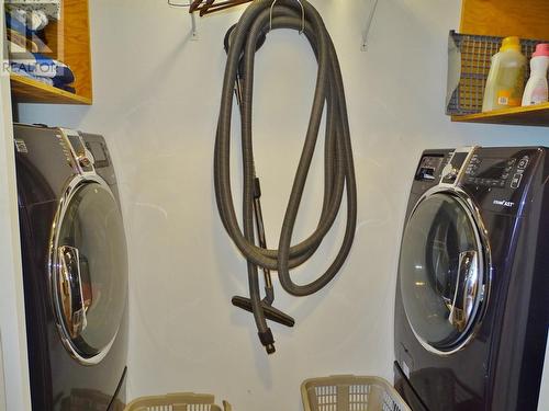 1613 Leroi Avenue, Rossland, BC - Indoor Photo Showing Laundry Room