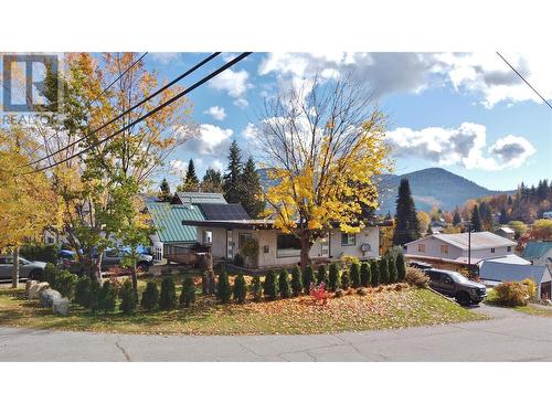 1613 Leroi Avenue, Rossland, BC - Outdoor