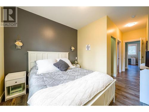 3300 16 Avenue Ne, Salmon Arm, BC - Indoor Photo Showing Bedroom