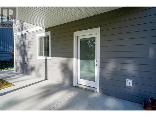 3300 16 Avenue Ne, Salmon Arm, BC - Outdoor With Exterior