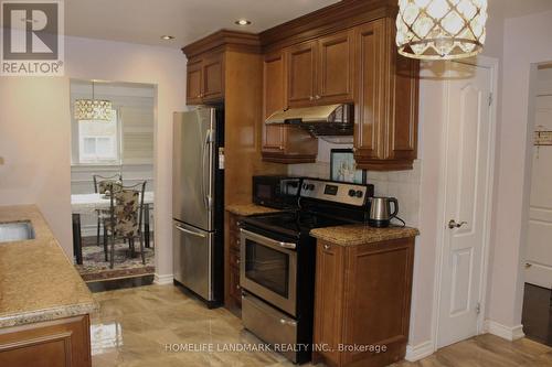 27 Pugsley Avenue, Richmond Hill, ON - Indoor Photo Showing Kitchen