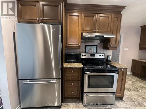 27 Pugsley Avenue, Richmond Hill, ON - Indoor Photo Showing Kitchen