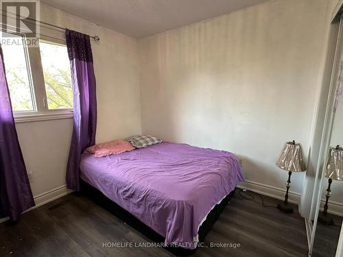 27 Pugsley Avenue, Richmond Hill, ON - Indoor Photo Showing Bedroom