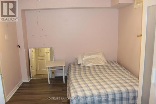 27 Pugsley Avenue, Richmond Hill, ON - Indoor Photo Showing Bedroom