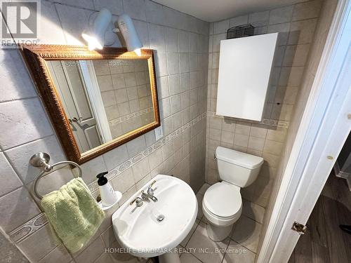 27 Pugsley Avenue, Richmond Hill, ON - Indoor Photo Showing Bathroom